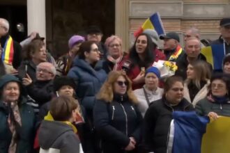 manifestatie de sprijin si rugaciune pentru calin georgescu la arhiepiscopia tomisului pacuraru aur toti suntem hartuiti aceasta cloaca psd pnl usr care a distrus romania trebuie sa 699d8ea45c4ba