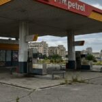 nu o spun clar dar kazahii de la rompetrol se pregatesc sa isi ia jucariile din romania statii inchise la constanta si mari pierderi operationale 699c333549515