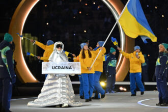 o rusoaica a purtat pancarta cu numele ucrainei la ceremonia de deschidere a jo de iarna trebuie sa fiu ingrijorata 6996f6cea6bcf