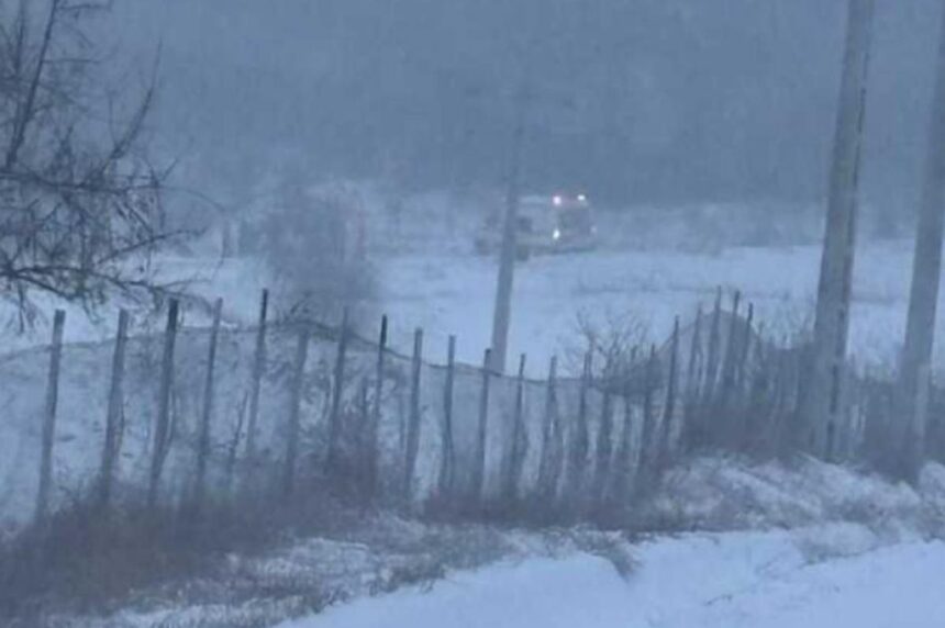 o tanara a nascut acasa dupa ce ambulanta care venise sa o preia a ramas blocata in nameti 6995b362a0092