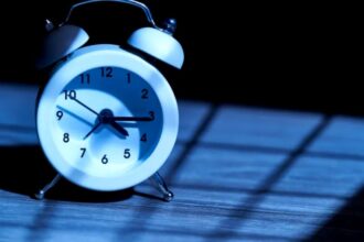 ora de vara 2026 data exacta la care dam ceasurile inainte romania trece la ora de vara mai devreme 6992c5296e1e9