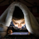 organizatia salvati copiii cere interzicerea retelelor sociale pentru copiii sub 13 ani avertisment privind dependenta si abuzurile 698619a1c3882