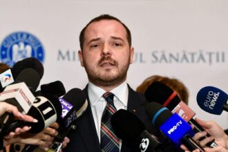 rogobete ameninta cu demisia daca va fi redus bugetul de salarii in sanatate se revolta si medicii sindicatele anunta greva generala 698cb5e6ef2fa