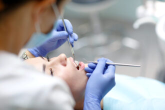 servicii stomatologice decontate de cnas in 2026 cum poti merge la dentist gratuit si ce tratamente sunt incluse 698b308aaff69