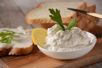 ti s a taiat salata de icre ingredientul pe care sa l adaugi ti o repara imediat si va avea un gust deosebit 69972efcb99c1