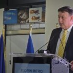 analfabetul mitroi discurs in fata unei multimi de grei la aeroportul kogalniceanu conflictele nu aduce nimic bun 69b93487570da