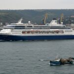 apetitul pentru croaziere in marea neagra este foarte scazut in portul constanta vedem mai degraba distrugatoare americane decat croaziere 69c8eaaf6b27e