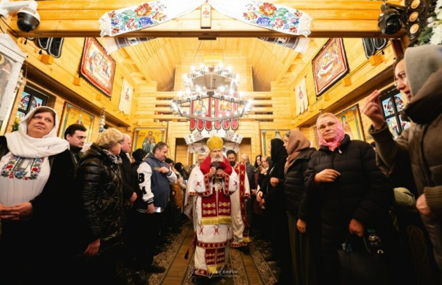 biserica noua sfintita de ips teodosie sa intrati cu emotie fiindca mantuitorul va primeste fiind cu noi aici de fata 69b832cb1b1fb