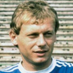 crucea de pe mormantul lui ilie balaci a fost vandalizata politistii fac cercetari pentru profanare de morminte 69bd28b3c9137