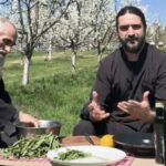 cum se prepara salata de papadie ca la manastire e un leac naturist pentru a elimina toxinele din corp video 69b3c8b8a201f