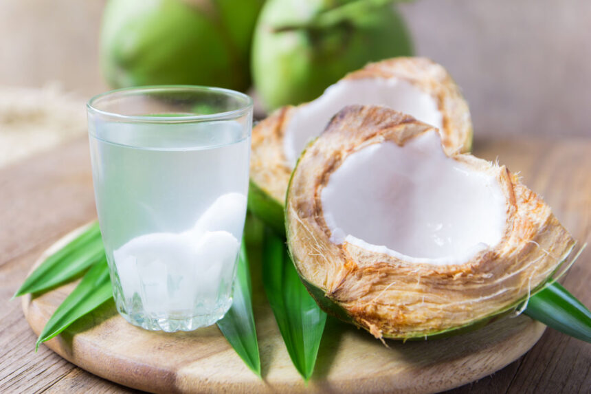 de ce sa nu bei apa de cocos niciodata direct din fruct avertismentul medicilor poate fi letala 69c6921a16a3c