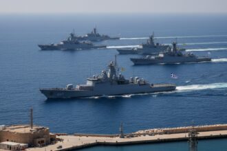 grecia mobilizeaza forte militare nave de razboi si avioane de lupta trimise in cipru 69a690a0452f4