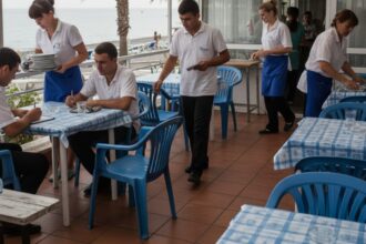 litoralul intra in sezonul estival cu o problema veche lipsa fortei de munca antreprenorii cauta 20 000 de angajati iar piata tot nu mai raspunde ca altadata 69bfe37431d72