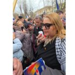muzica patriotica si zeci de sustinatori sosoaca la parchetul general procurorii vor expertiza psihiatrica pentru ca a negat holocaustul 69ca538192453