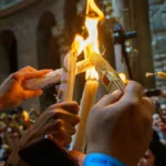 patriarhia confirma aducerea in tara in ciuda tensiunilor din zona sfanta lumina de la ierusalim ajunge si in acest an 69bed8004657a