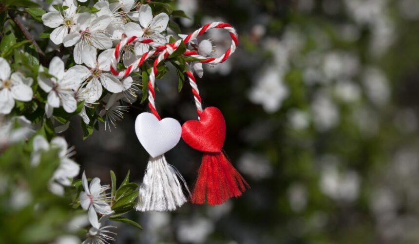 pe ce parte se poarta martisorul si cand trebuie dat jos de fapt 69a5726a13cf1