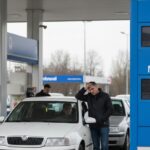 romania a ajuns printre cele mai scumpe tari din regiune la pretul carburantilor bolojan inca e in faza de analiza a scenariilor motorina ar putea ajunge la 17 lei litru 69c101580f993