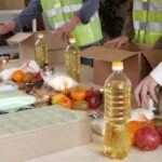 romanii blocati in dubai au primit kituri de supravietuire ce contin pachetele oferite de autoritati 69a94fbe0745c