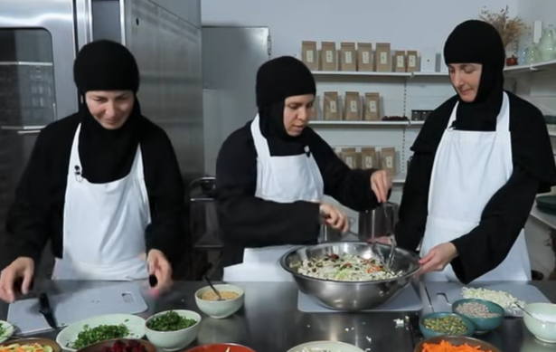 salata de post cu naut si tofu reteta simpla recomandata de maicutele de la manastirea nera 69b6ce29c44cd