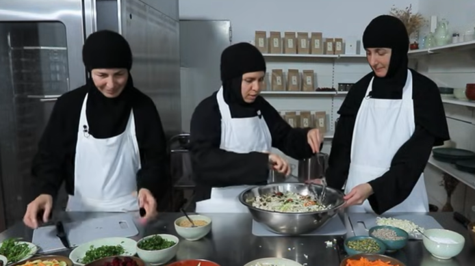 salata de post cu naut si tofu reteta simpla recomandata de maicutele de la manastirea nera 69b6ce29c44cd
