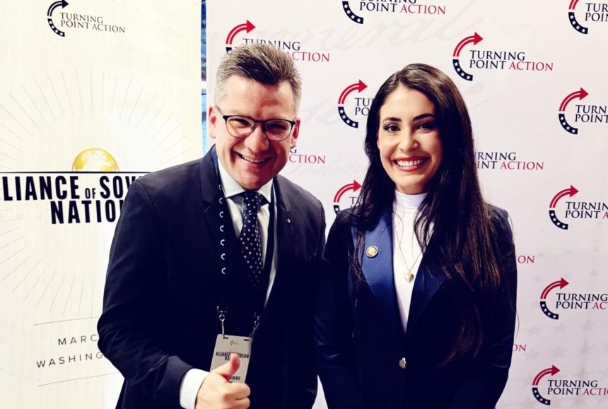 simion aur din nou in sua pentru a demasca lovitura de stat din romania deputatul neamtu conservatorii romani au o traditie indelungata de a iubi america de la distant 69a954de2a56e