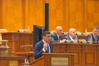 urlete si fluiere anti trupe sua parlamentul accepta prezenta pe teritoriul tarii de echipamente si forte militare americane simion aur nu trebuie sa fim slugoi 69b19fa2d7726