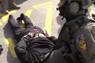 viktor orban ii trimite lui zelenski masinile blindate dar a pastrat aurul si banii va mai asteptam 69b598c6a3436