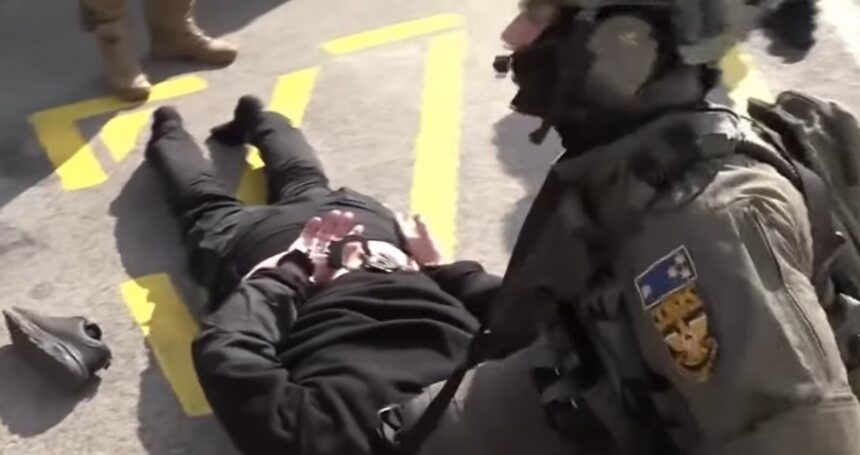 viktor orban ii trimite lui zelenski masinile blindate dar a pastrat aurul si banii va mai asteptam 69b598c6a3436