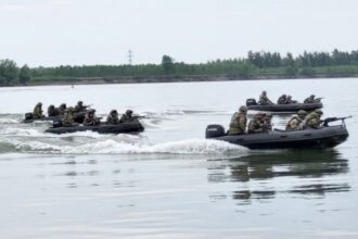 armata isi face trupa de voluntari 3 500 de tineri asteptati sa invete sa traga cu arma 69cf7d2bbecd6