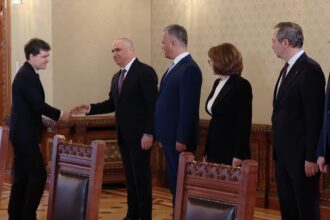 bolojan sec dupa consultarile cu nicusor dan pnl va sustine activitatea guvernului 69e89c40ec45a