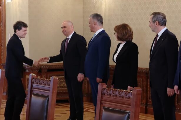 bolojan sec dupa consultarile cu nicusor dan pnl va sustine activitatea guvernului 69e89c40ec45a