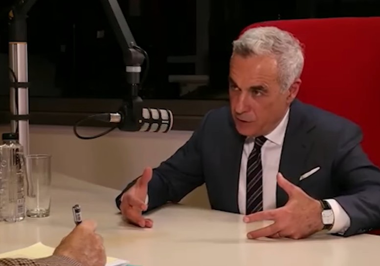 calin georgescu vizita lui von der leyen la baza kogalniceanu a fost nefireasca intr un loc nefiresc dar vine trenul a mai fost o surpriza si panica intervine cand apare surpriza 69e123ac94906