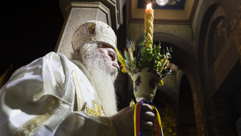 ce semnifica lumina sfanta din noaptea de inviere ce trebuie sa stie credinciosii daca se stinge lumanarea in drum spre casa 69d9ecfe51a80
