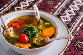 ciorba de miel a la radu anton cucereste mesele de paste reteta simpla care a devenit preferata gospodinelor 69d8b7ca6ed83