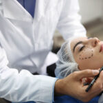 cum se apara medicul estetician in cazul femeii aflata in stare grava la spital dupa un lifting facial 69f08ee196fb4