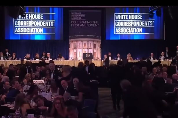 focuri de arma la dineul corespondentilor trump si melania evacuati suspect retinut video 69eda9e7b34f0