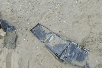 interventie a pirotehnistilor bucati de drona gasite pe plaja in mamaia 69eb56d070215