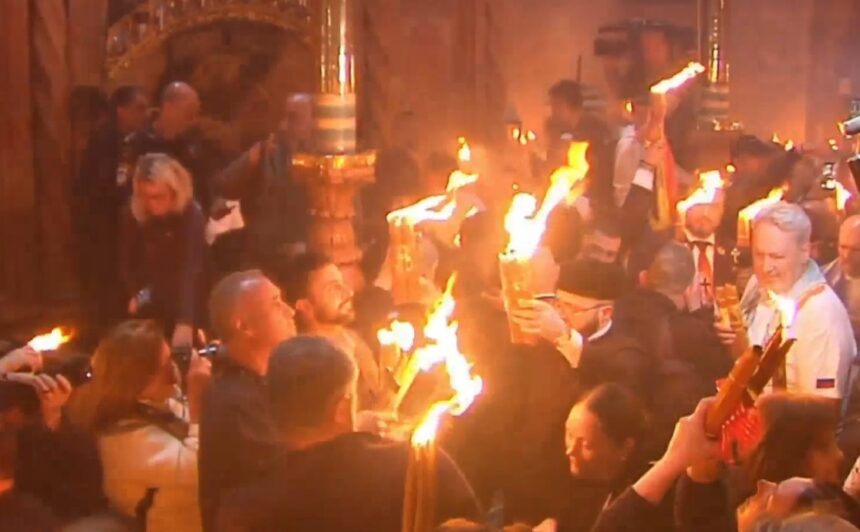 lumina sfanta a fost primita la ierusalim si e in drum spre romania 69da412becd50