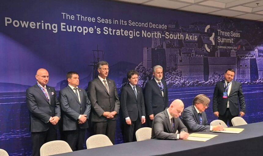 memorandum nasit de nicusor dan acord pe digitalizare si transport maritim semnat intre portul constanta si rijeka la forumul de afaceri al initiativei celor trei mari 69f0ab056cd50