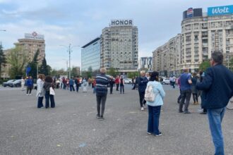 mitingul de sustinere a lui bolojan un dezastru monumental 100 de persoane in piata victoriei 69e656f2b6385