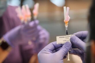 pfizer dispusa sa renunte la penalitati si sa ofere romaniei medicamente in locul dozelor de vaccin anti covid 69d0ea8aa13b1