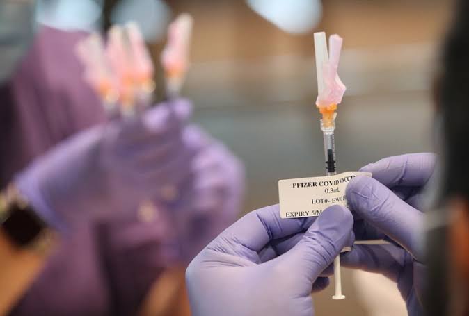 pfizer dispusa sa renunte la penalitati si sa ofere romaniei medicamente in locul dozelor de vaccin anti covid 69d0ea8aa13b1