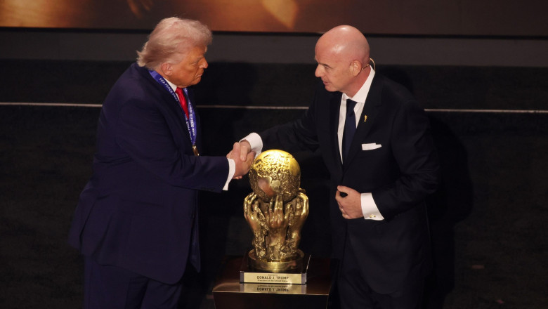 presedintele fifa gianni infantino intentioneaza sa i ceara lui donald trump sa reduca activitatile ice in timpul cupei mondiale 69de9cce05665