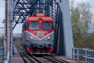 prima locomotiva de cale normala a trecut prutul dinspre romania planurile de transport romano moldovenesti includ si conexiunea cu drumul expres catre constanta 69dba0be420dd