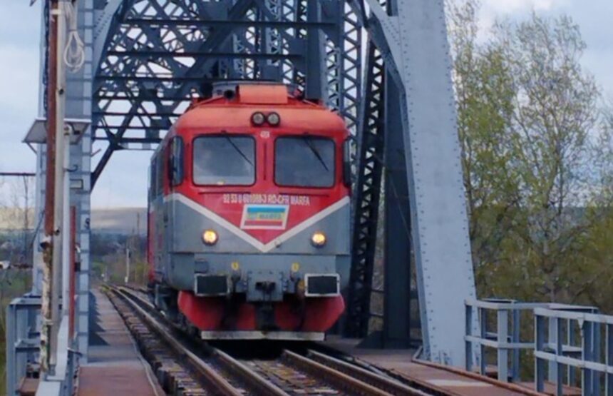 prima locomotiva de cale normala a trecut prutul dinspre romania planurile de transport romano moldovenesti includ si conexiunea cu drumul expres catre constanta 69dba0be420dd