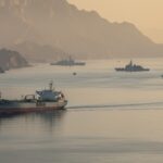 sua aplicam blocada in mod complet impotriva oricarei nave indiferent de nationalitate care se indreapta spre sau dinspre un port sau teritoriu iranian 69ecee982f94d
