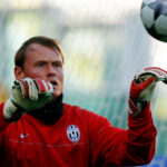 tragedie in fotbal alex manninger fost portar la arsenal si juventus mort la 48 de ani dupa ce masina sa a fost lovita de tren 69e204e643553