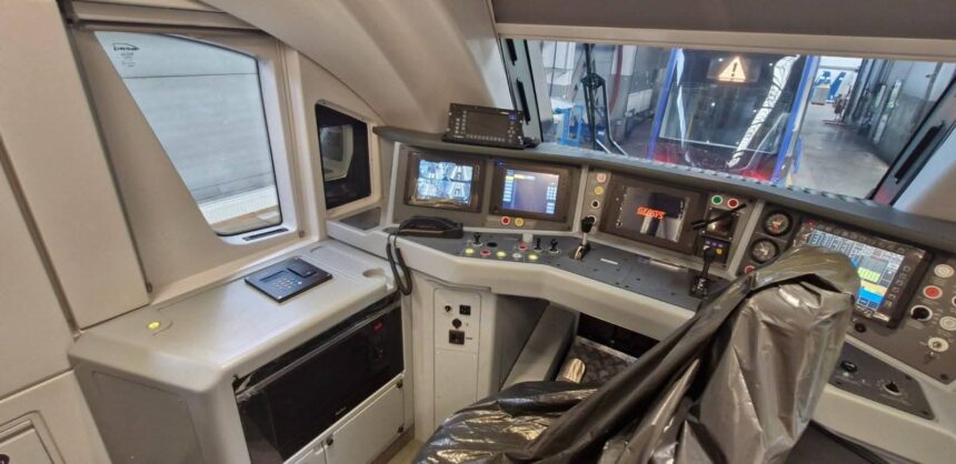 trenuri electrice noi si locomotive pentru legaturi directe spre constanta investitii de peste 250 milioane euro in modernizarea feroviara 69e9eddd479c7