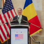 trump i a cerut ambasadorului sua sa colaboreze cu unitatea de operatiuni psihologice a armatei americane pentru a combate problema dezinformarii 69d22dfc8f1b9