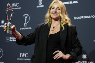 video la 50 de ani de la 10 perfect nadia a primit oscarul sportului discursul emotionant al gimnastei 69e78c4463620